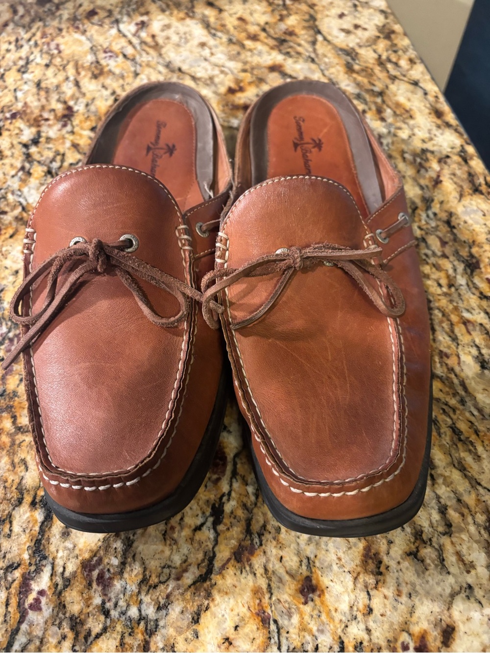Good condition Tommy Bahama Chestnut Brown Leather Slip-On Boat Loafers